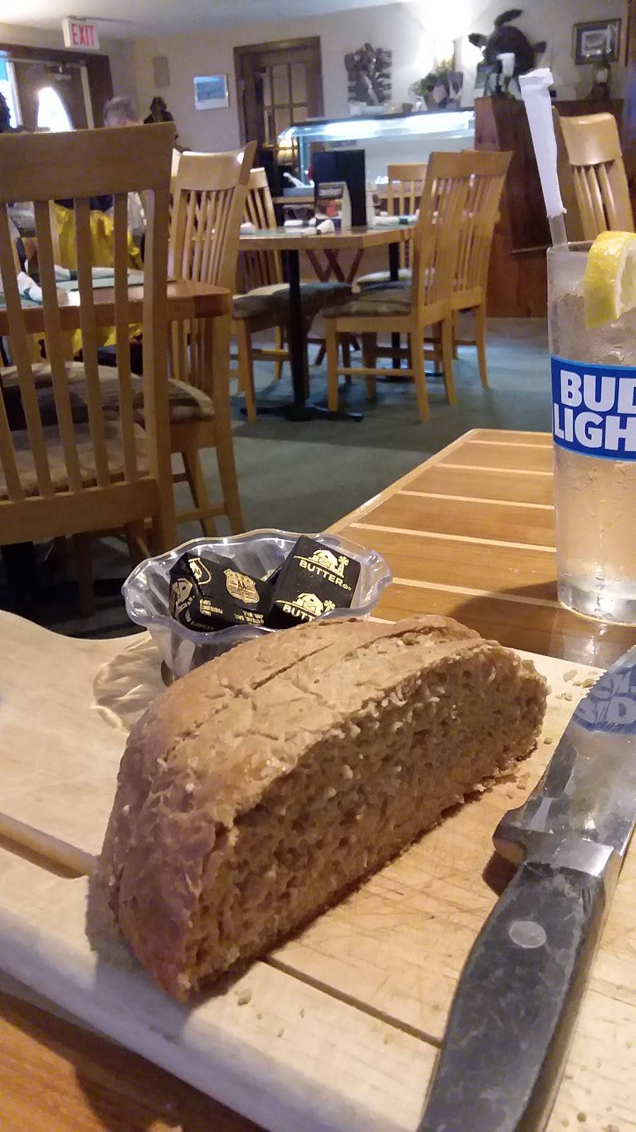 The Whales Tale & Seafarers Pub | restaurant | 125 Atlantic Ave, Boothbay Harbor, ME 04538, USA | 2076336644 OR +1 207-633-6644