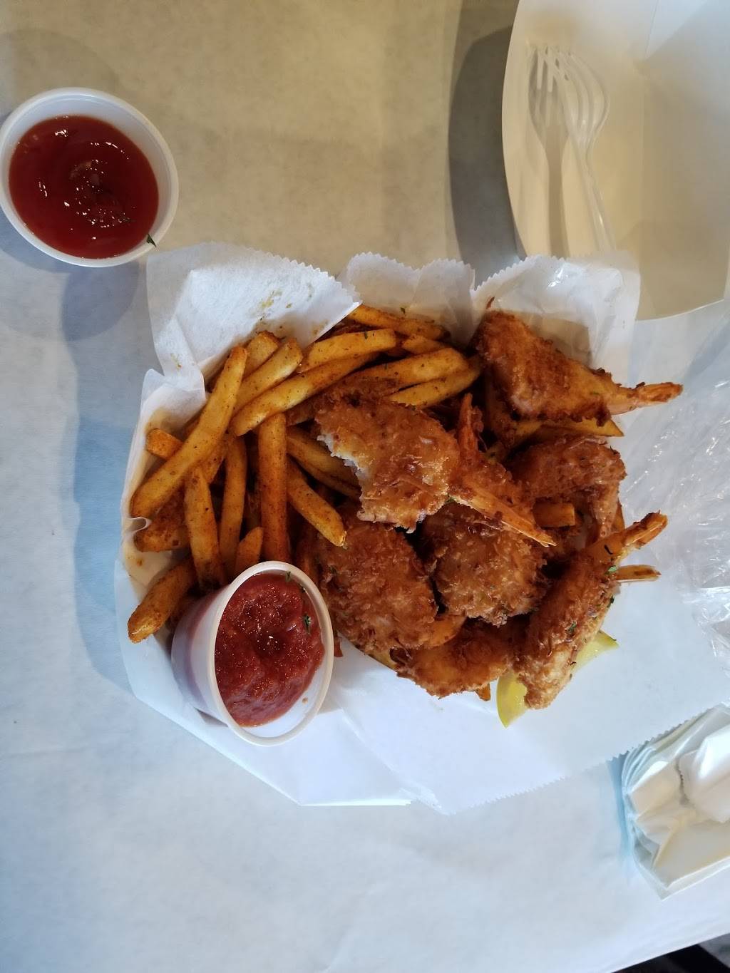 Shaking Crab | restaurant | 203 Adams St, Newton, MA 02458, USA | 6177951630 OR +1 617-795-1630