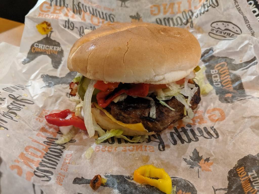 Harveys | restaurant | 2310 Lawrence Ave E, Scarborough, ON M1P 2P9, Canada | 4167577000 OR +1 416-757-7000