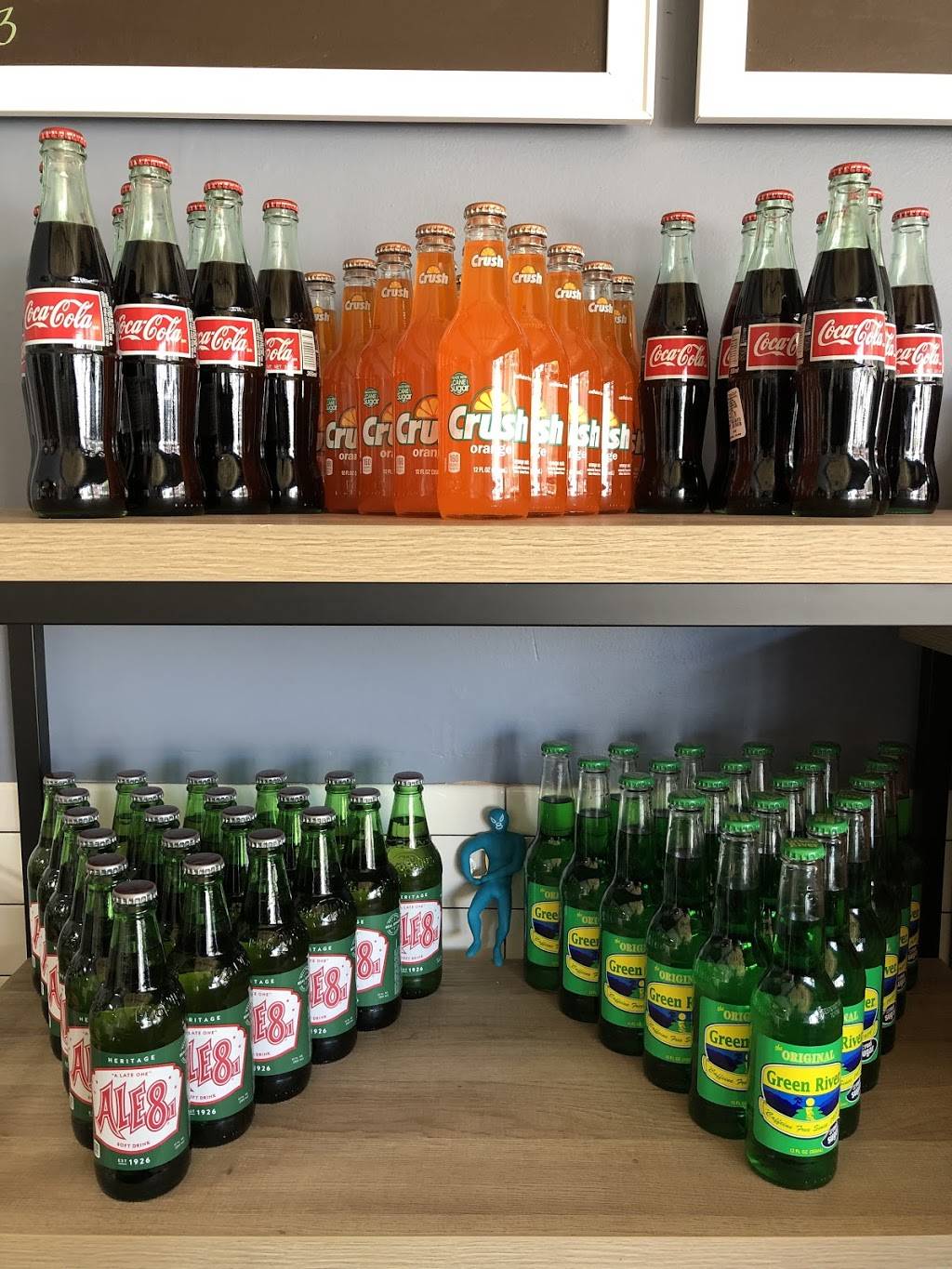 Crushed Pizzeria | restaurant | 1607 W Montrose Ave, Chicago, IL 60613, USA | 7733279200 OR +1 773-327-9200