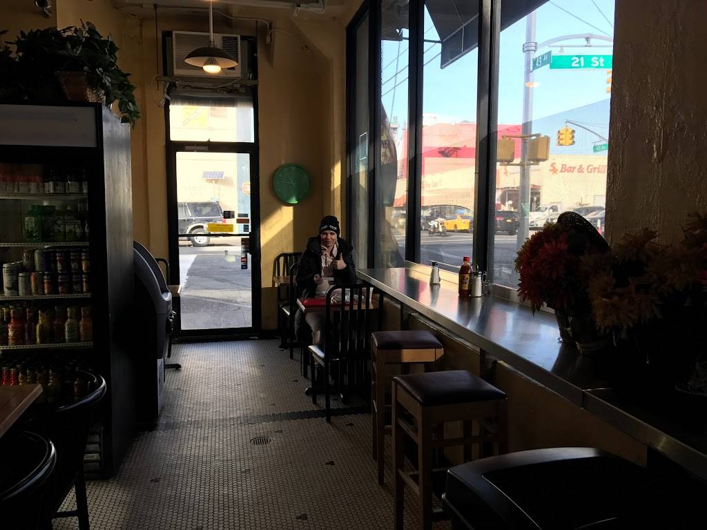 Silver Kitchen | restaurant | 43-01 21st St, Long Island City, NY 11101, USA | 7184331327 OR +1 718-433-1327