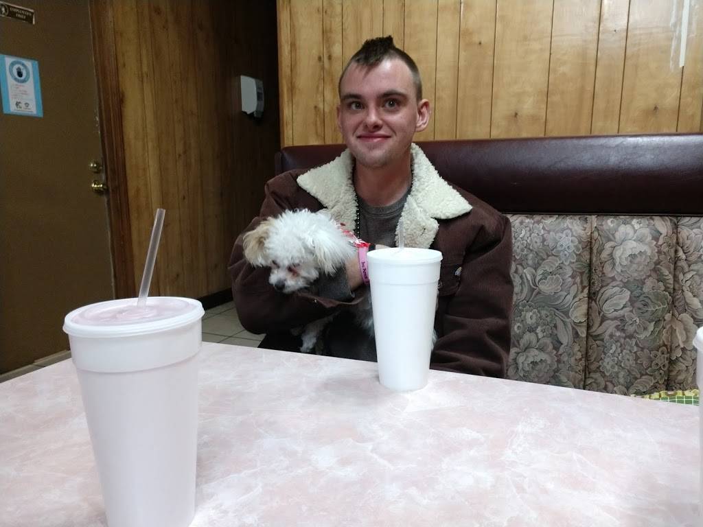 Charlie Ds & Son Catfish | restaurant | 3123 Swope Pkwy, Kansas City, MO 64130, USA | 8169243474 OR +1 816-924-3474