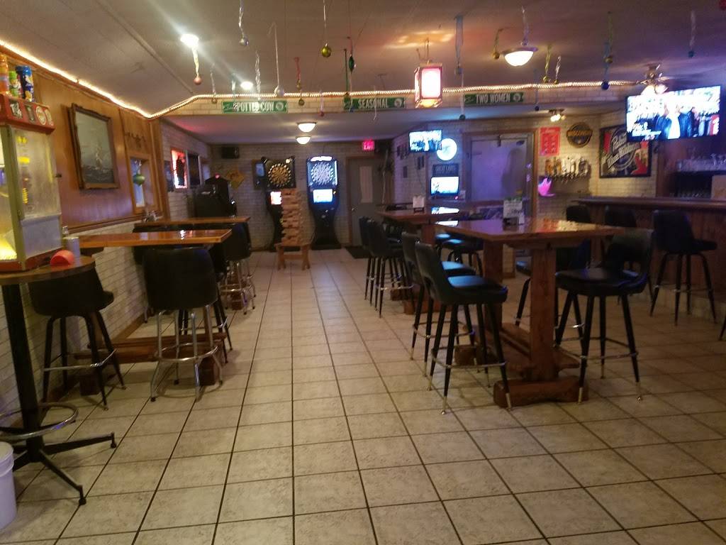 Club Oasis | restaurant | 11345 WI-21, Sparta, WI 54656, USA | 6082692644 OR +1 608-269-2644