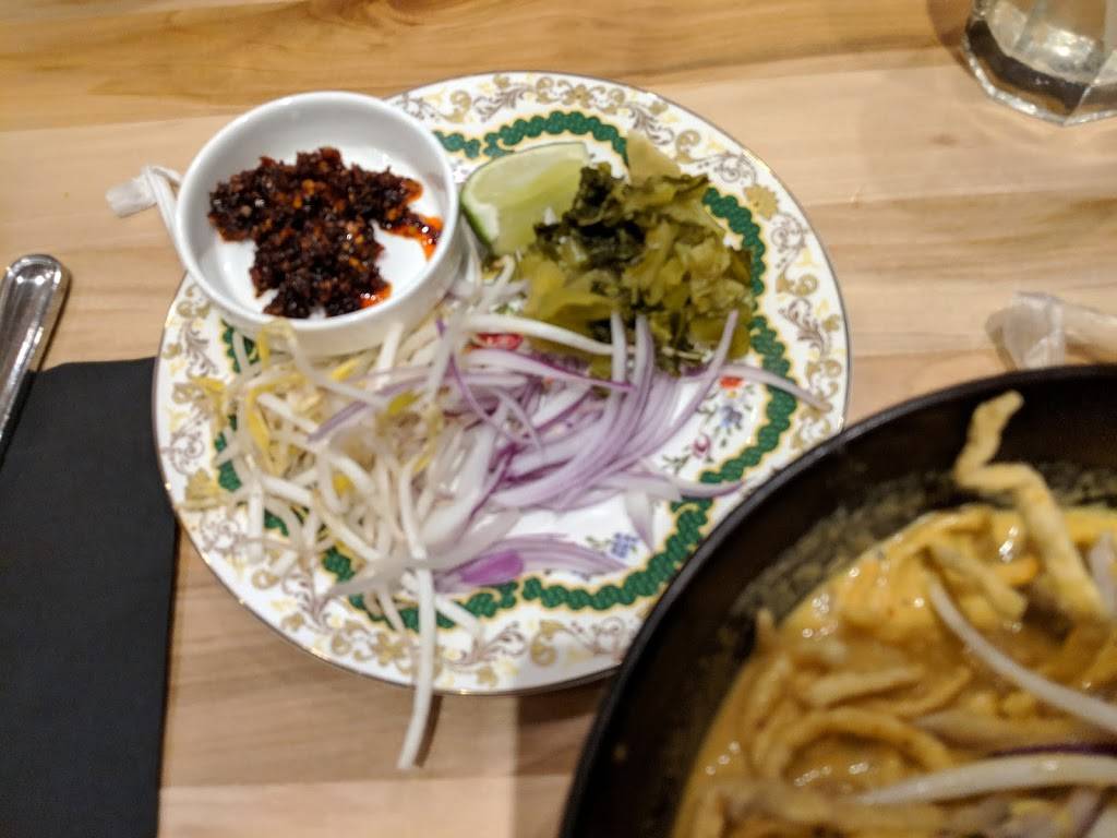 Finn Thai Restaurant & Bar | restaurant | 1466 North Point Village Center, Reston, VA 20194, USA | 5713130602 OR +1 571-313-0602