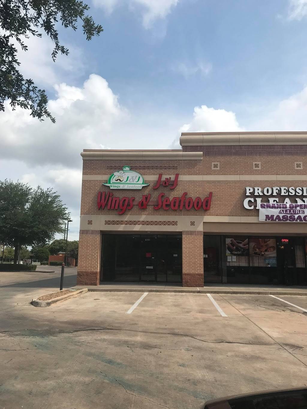 J&J Wings and Seafood | restaurant | 10440 Richmond Ave, Houston, TX 77042, USA | 8327673524 OR +1 832-767-3524