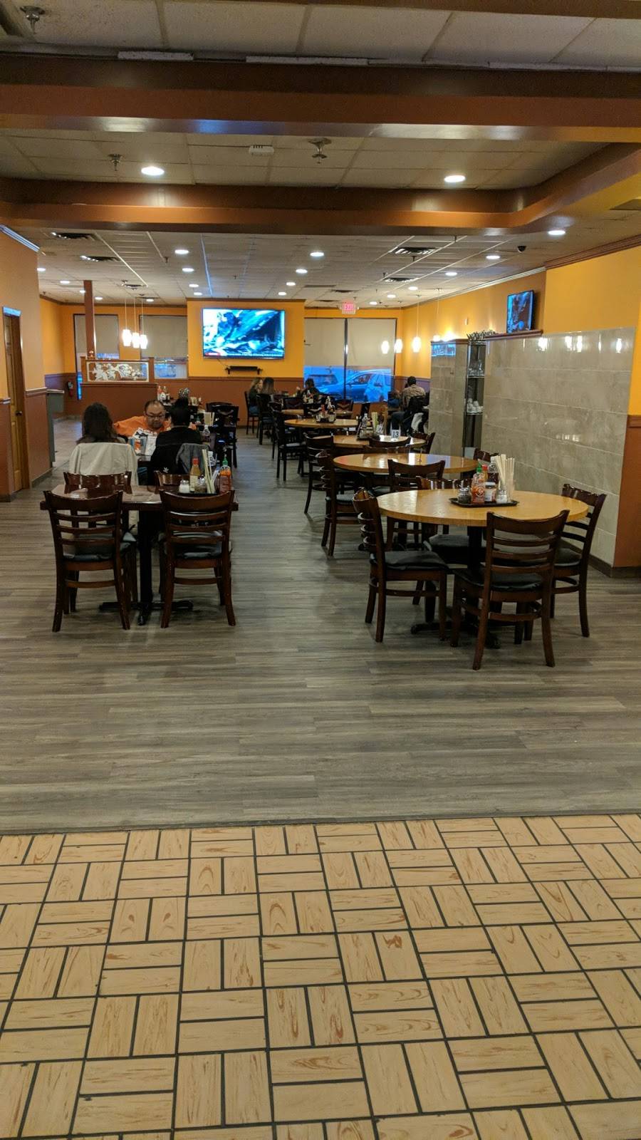 Cups and Cheers International Sports Bar Restaurant | restaurant | 1626 White Bear Ave, St Paul, MN 55106, USA | 6513308614 OR +1 651-330-8614