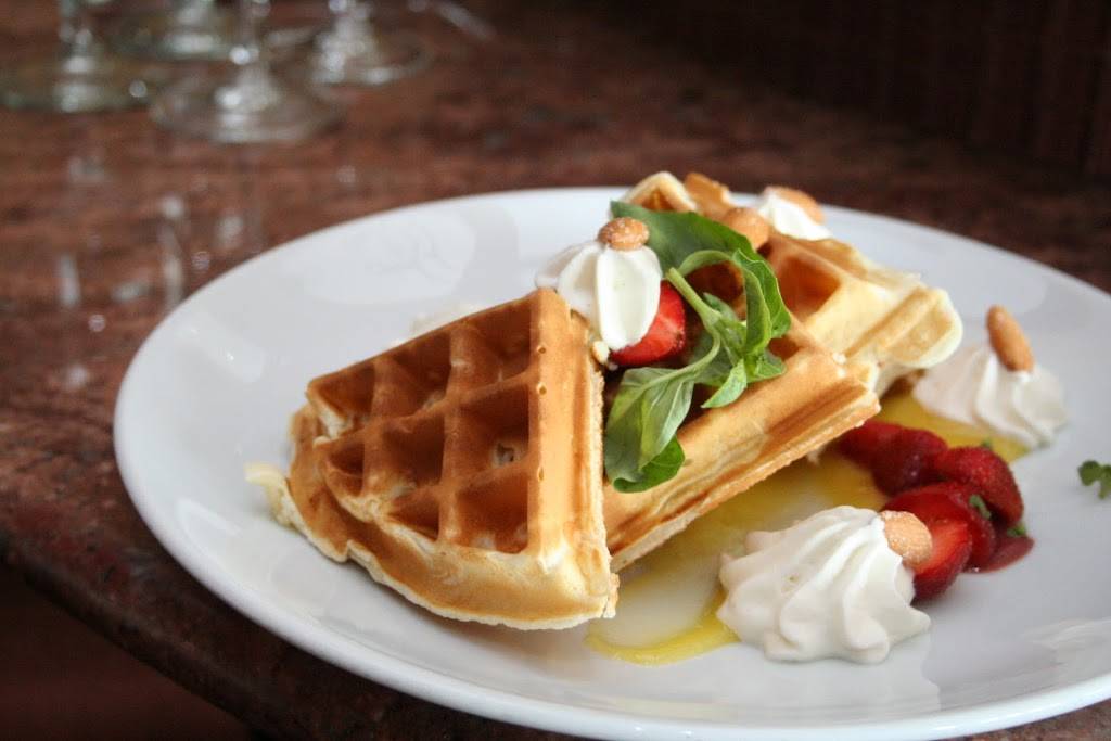 Madison Club | restaurant | 5 E Wilson St, Madison, WI 53703, USA | 6082554861 OR +1 608-255-4861