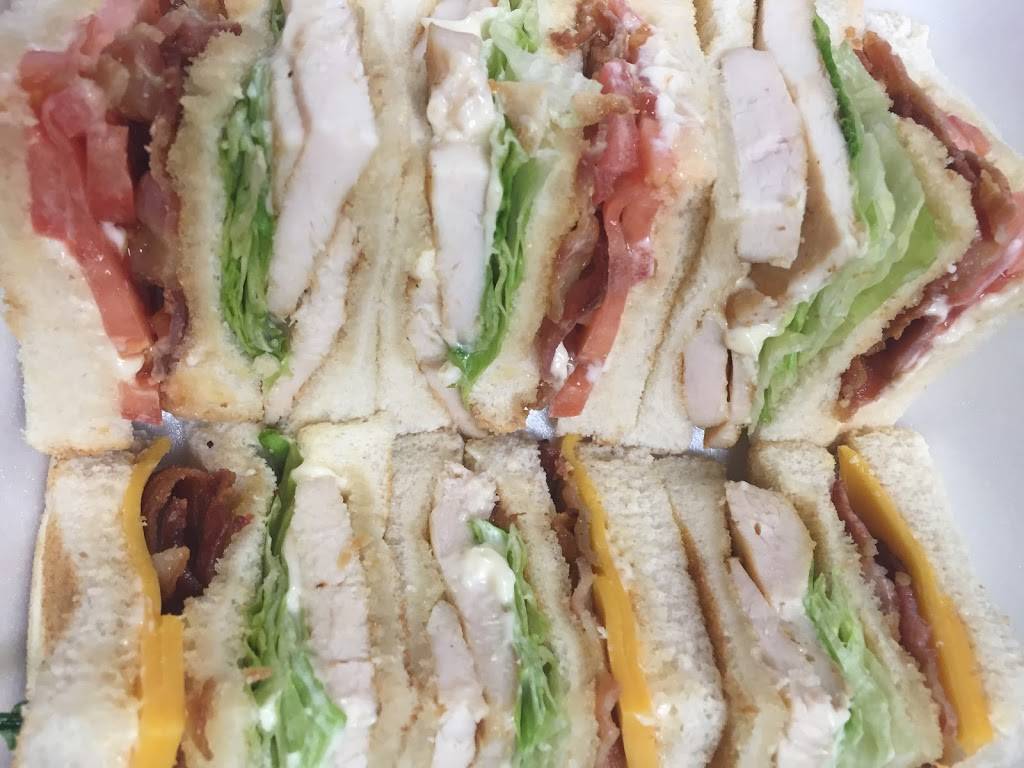 Crossroads Fish & Chips | restaurant | 6048 ON-9, Schomberg, ON L0G 1T0, Canada | 9059393474 OR +1 905-939-3474