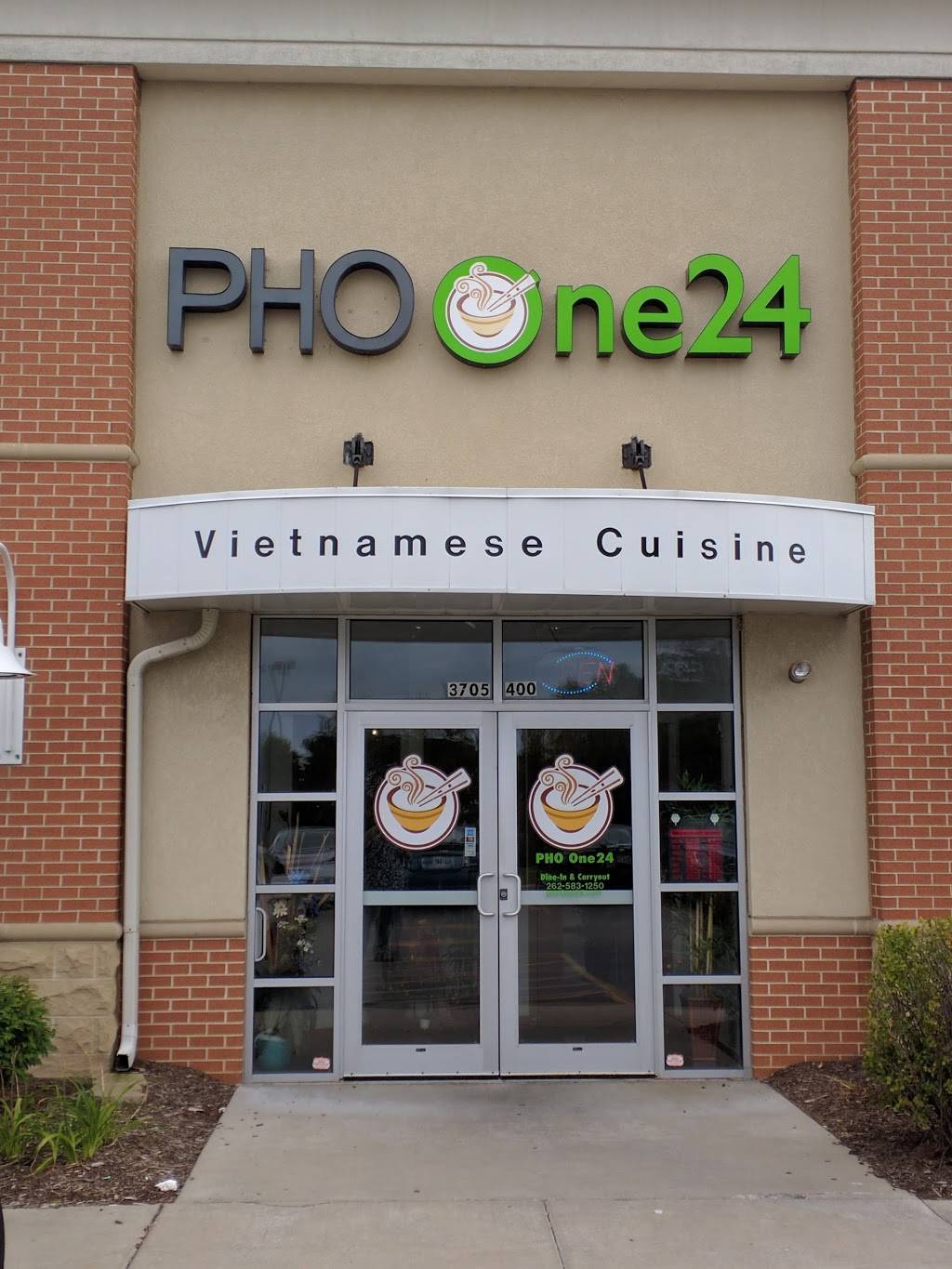 PHO One24 Brookfield | restaurant | 3705 N 124th St #400, Brookfield, WI 53005, USA | 2625831250 OR +1 262-583-1250
