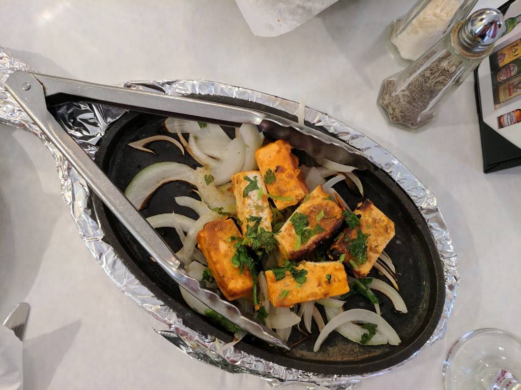 Sharmas Kitchen | restaurant | 1403 Sagamore Pkwy N, Lafayette, IN 47904, USA | 7657694455 OR +1 765-769-4455