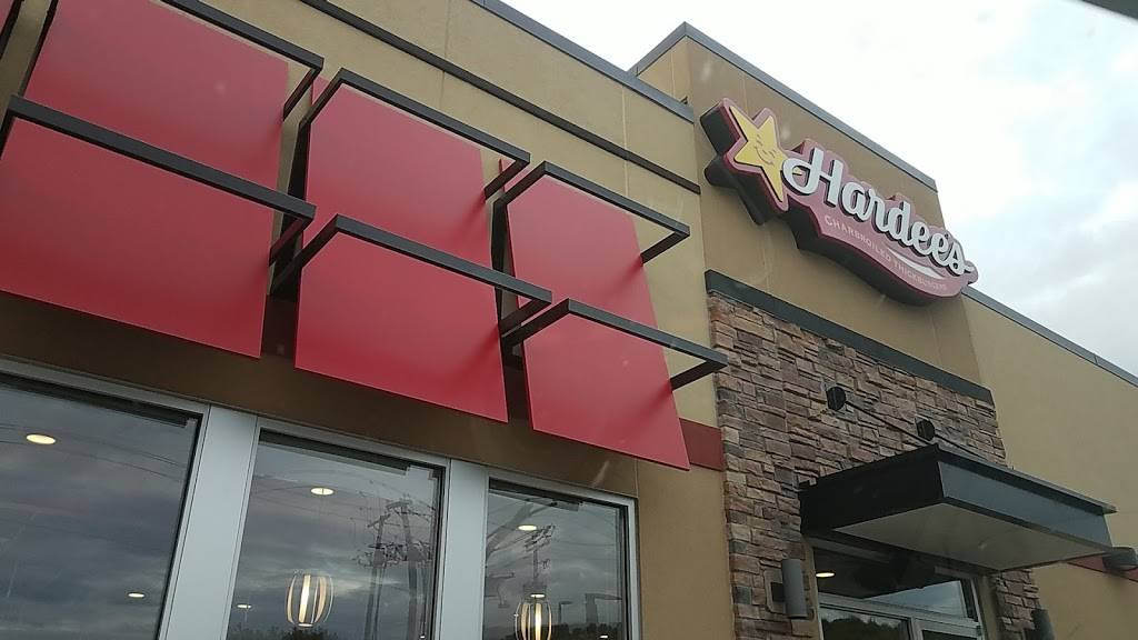 Hardees | restaurant | 2910 Golf Rd, Eau Claire, WI 54701, USA | 7158367490 OR +1 715-836-7490