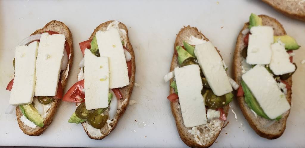 Laredos Burrito and Taco Shop | restaurant | 2563, 545 TN-46, Dickson, TN 37055, USA | 6153268604 OR +1 615-326-8604