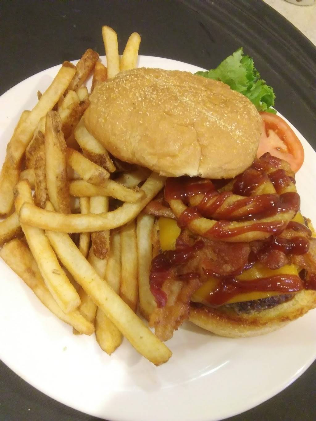 Chop House Grille | restaurant | 63 Progress Lane, Linn, MO 65051, USA | 5738979999 OR +1 573-897-9999