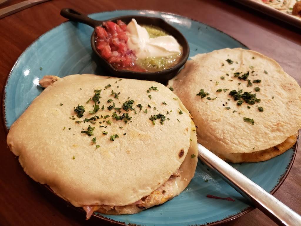 Ola Cocina Taqueria | restaurant | 62 Barrette St, Vanier, ON K1L 8A5, Canada | 6137466222 OR +1 613-746-6222