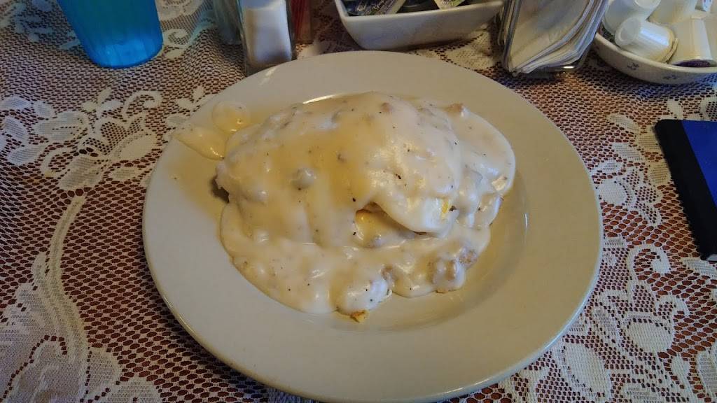 Gene And Pats COUNTRY KITCHEN | restaurant | 739 US-19, Weston, WV 26452, USA | 3042692075 OR +1 304-269-2075