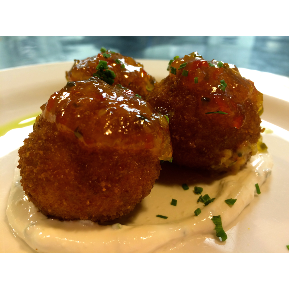 Maya | restaurant | 633 W Main St, Charlottesville, VA 22903, USA | 4349796292 OR +1 434-979-6292