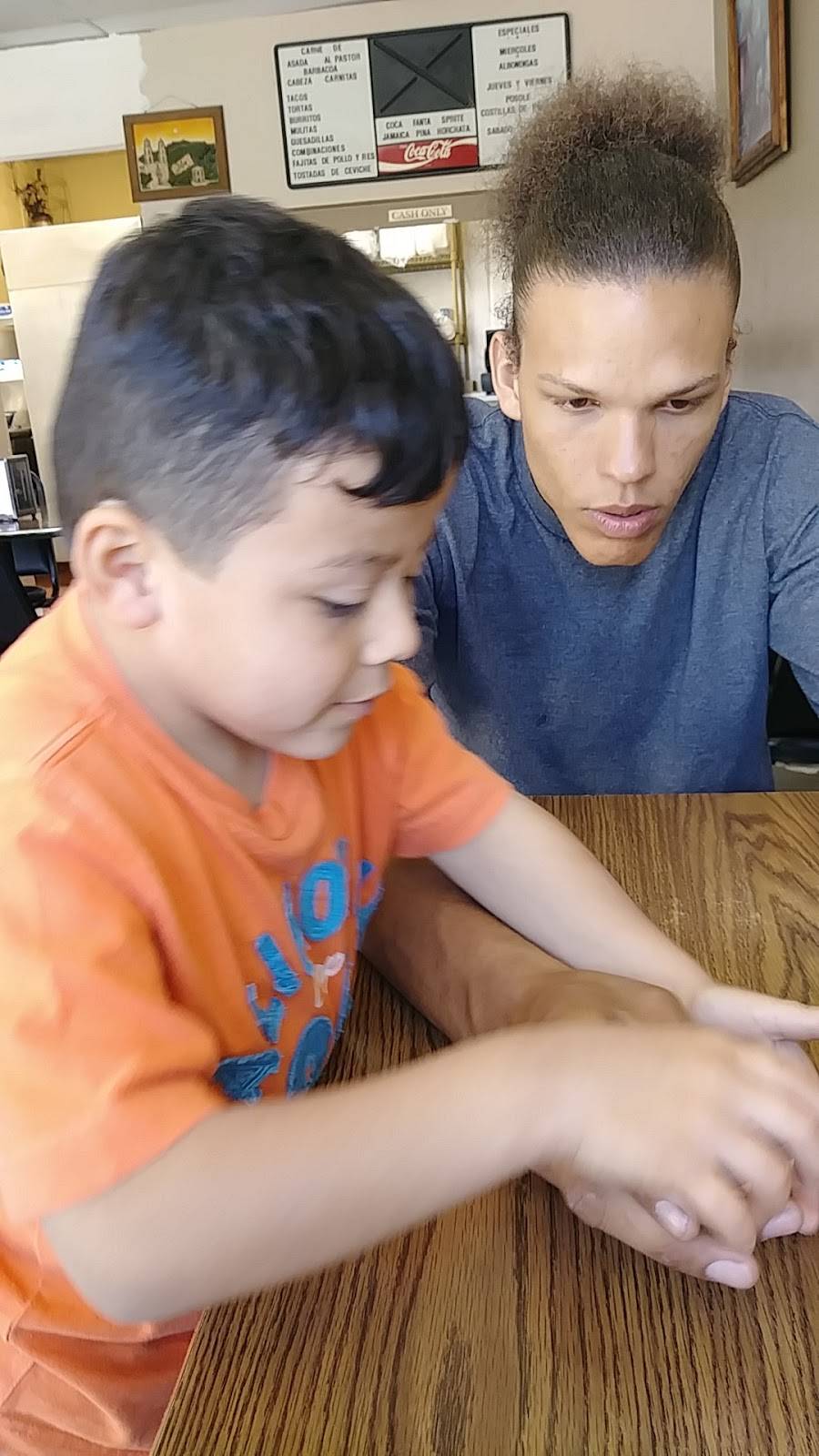 Taqueria Lago Azul | restaurant | 1120 E Main St, Santa Paula, CA 93060, USA | 8059332036 OR +1 805-933-2036