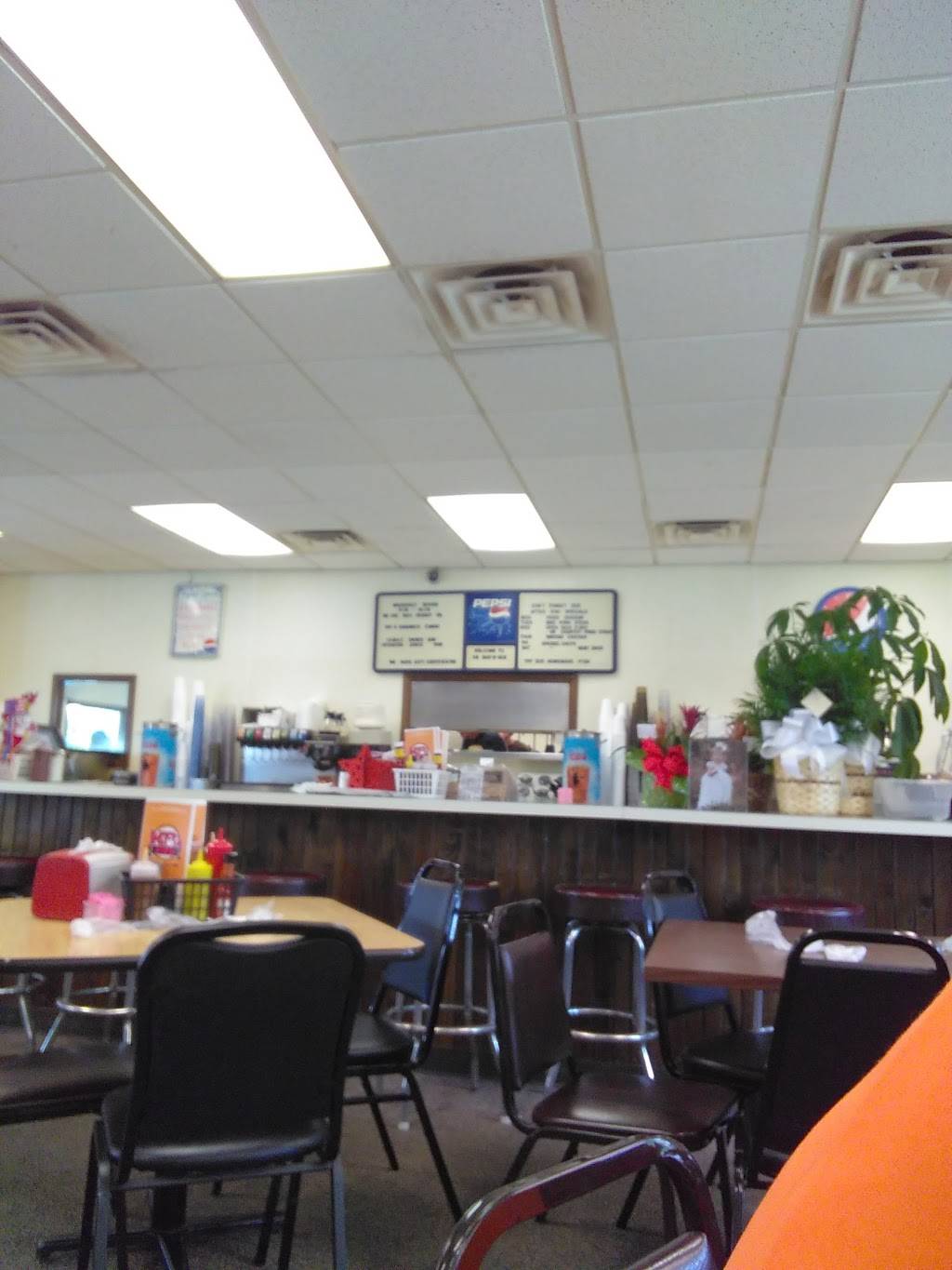 K B Bar B Que | restaurant | 1301 E Main St, Marion, IL 62959, USA | 6189931533 OR +1 618-993-1533