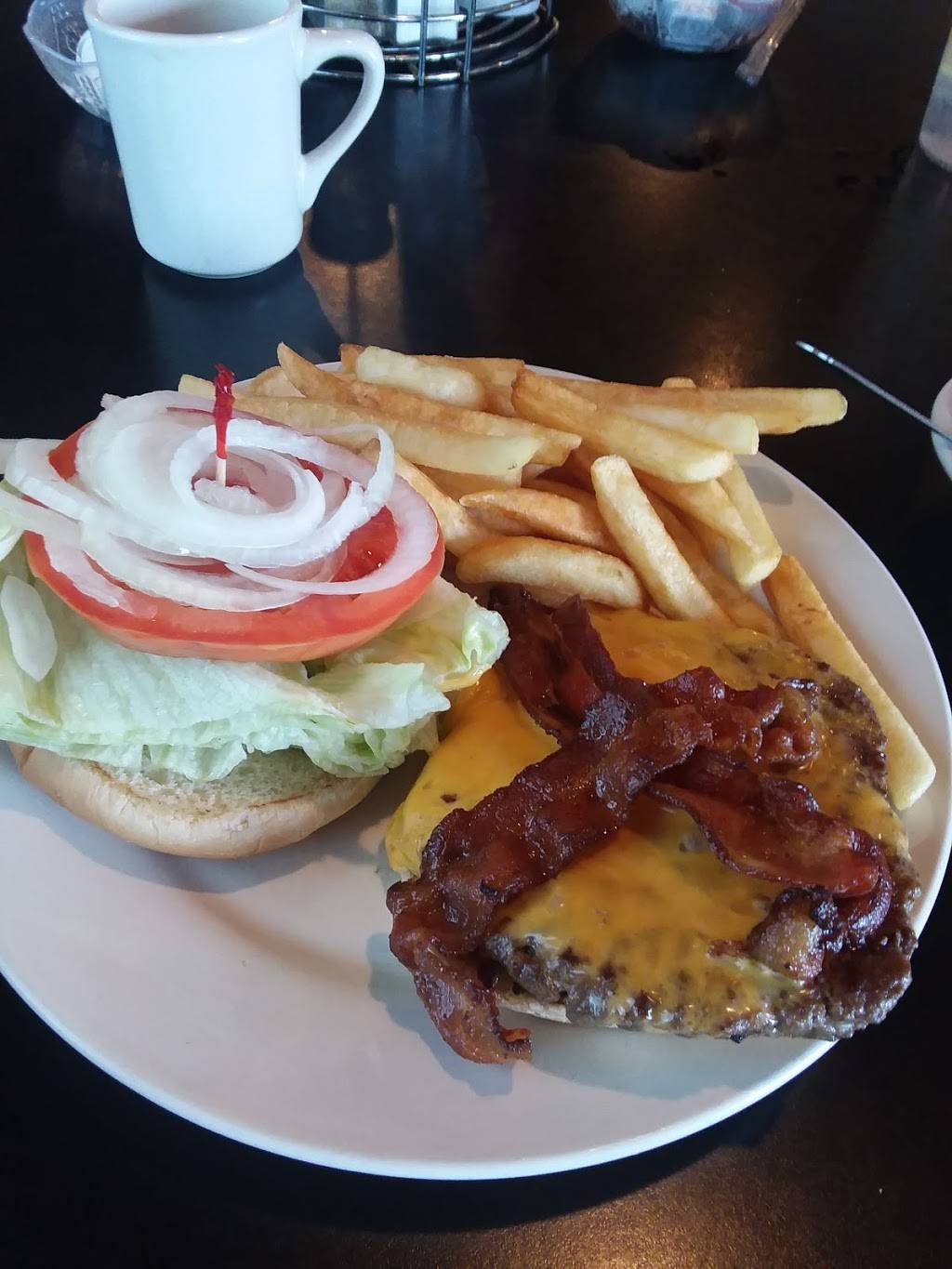 Minneola Grill | restaurant | 117 W Washington St, Minneola, FL 34715, USA | 3523942555 OR +1 352-394-2555