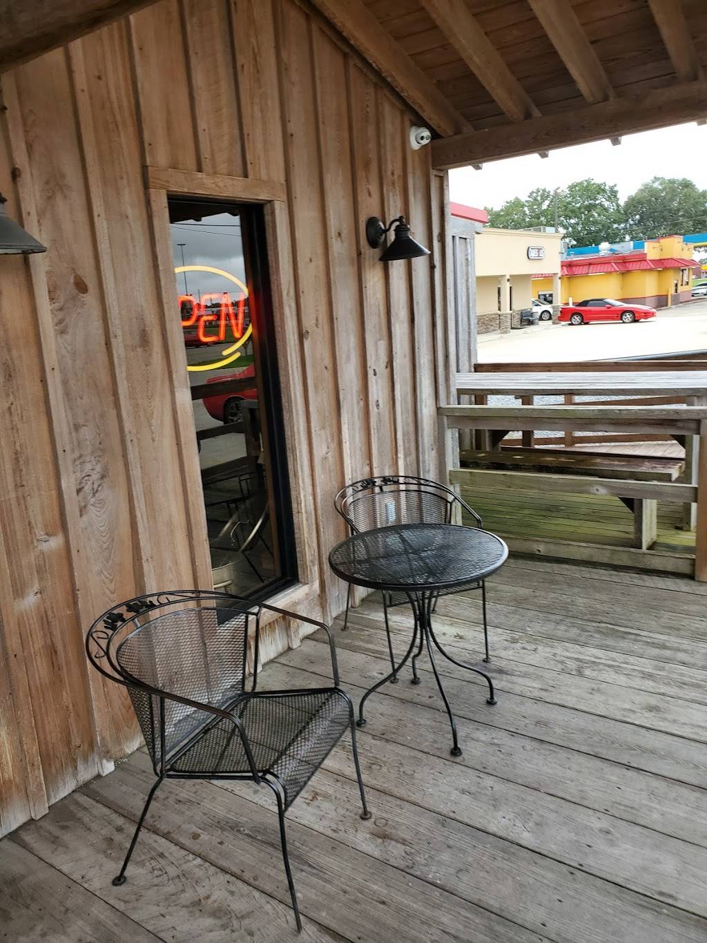 Heberts Boudin and Cracklins | restaurant | 2013 Rees St, Breaux Bridge, LA 70517, USA | 3373321188 OR +1 337-332-1188