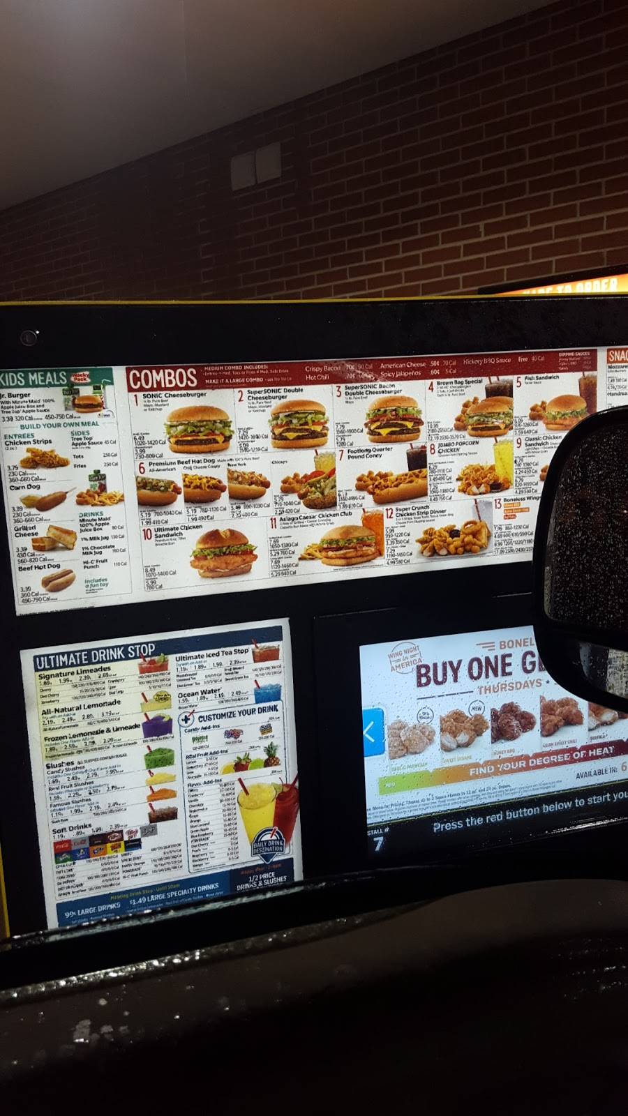 Sonic Drive-In | restaurant | 451 S Gloster St, Tupelo, MS 38801, USA | 6622605122 OR +1 662-260-5122