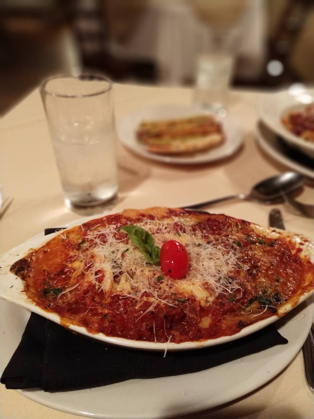 Luigis Patio Ristorante | restaurant | 3975 Texas 6 Frontage Rd #100, College Station, TX 77845, USA | 9796932742 OR +1 979-693-2742