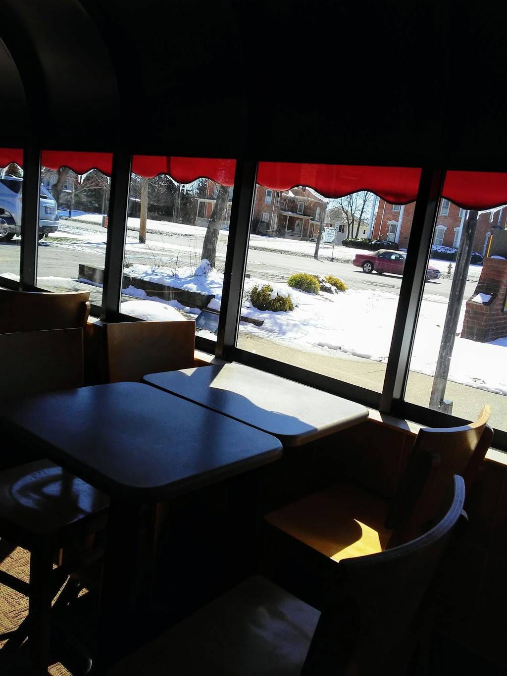 Wendys | restaurant | 426 W Main St, Bellevue, OH 44811, USA | 4194832501 OR +1 419-483-2501