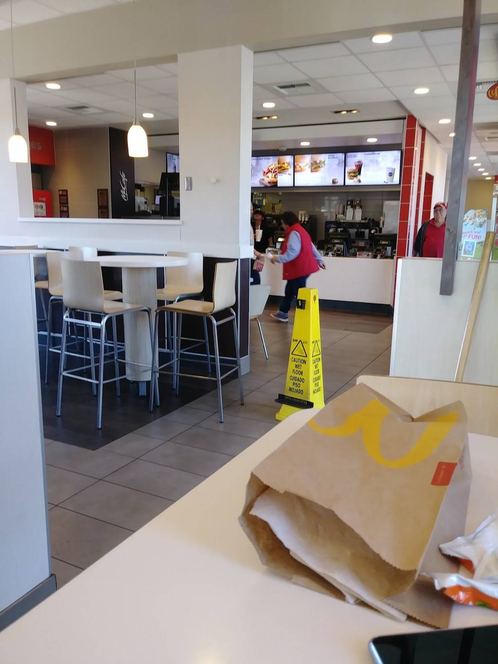 McDonalds | cafe | 1711 Airline Hwy, Hollister, CA 95023, USA | 8316379143 OR +1 831-637-9143