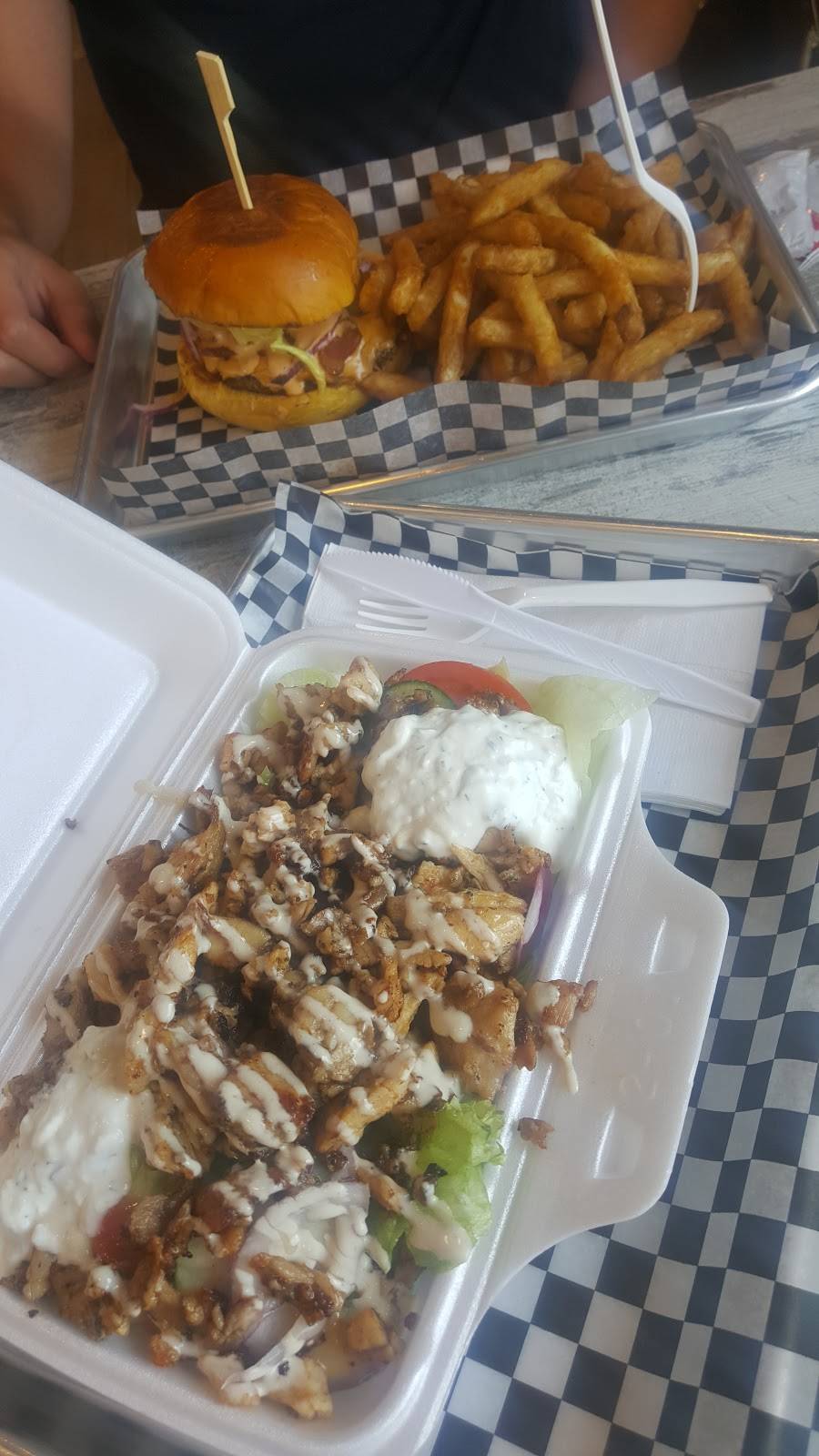 Shawarma Boys | restaurant | 523 Annette St, Toronto, ON M6P 1S1, Canada | 4165464660 OR +1 416-546-4660