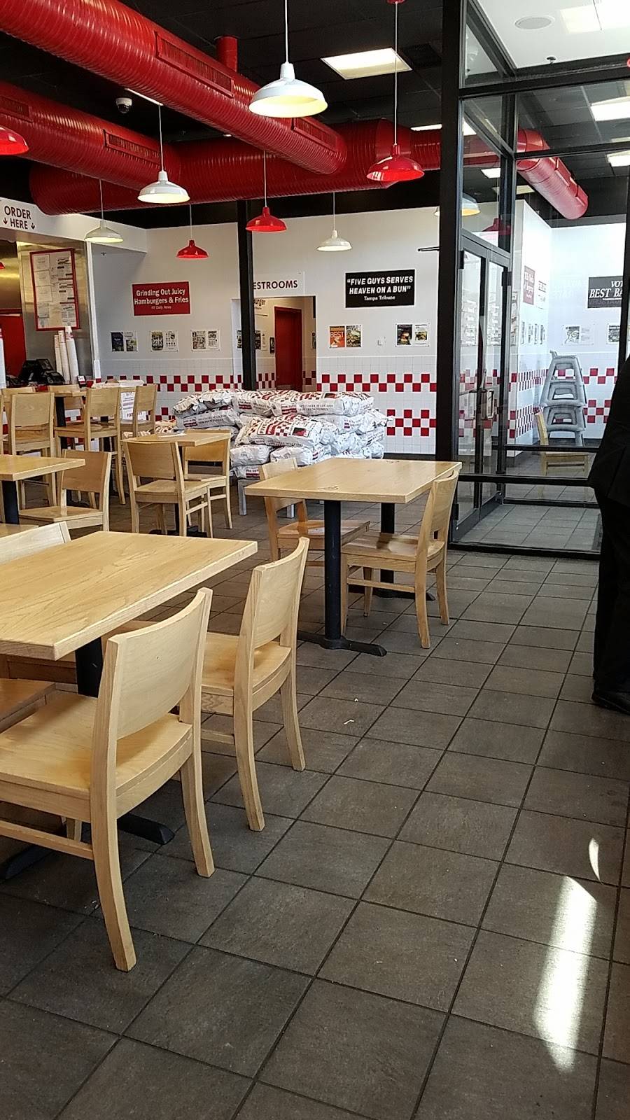 Five Guys | meal takeaway | 1456 E 53rd St, Chicago, IL 60615, USA | 7733636090 OR +1 773-363-6090