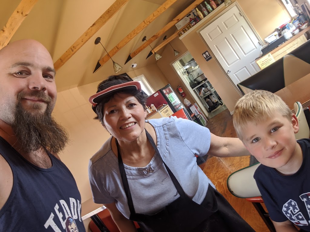 Estelas | restaurant | 115 E 3rd St, Pine Bluffs, WY 82082, USA | 3072459411 OR +1 307-245-9411