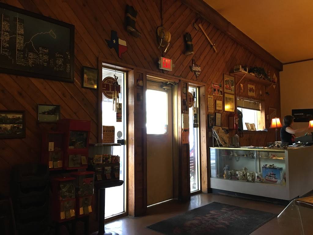 Backdraft Bar-Be-Que Inc | restaurant | 411 S Main St, Highlands, TX 77562, USA | 2814262388 OR +1 281-426-2388