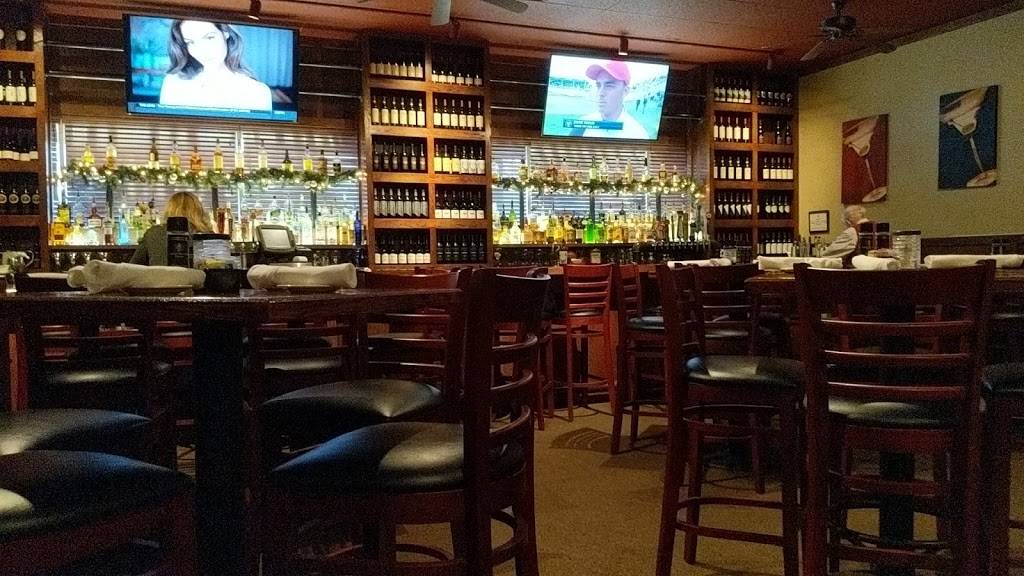 J. Henrys Restaurant | restaurant | 110 W College St, Griffin, GA 30224, USA | 6786881769 OR +1 678-688-1769