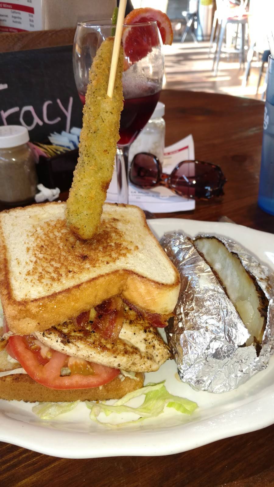 Boondocks Grill & Bar | restaurant | 2808 Henley Rd, Green Cove Springs, FL 32043, USA | 9044069497 OR +1 904-406-9497