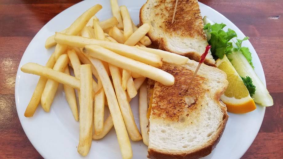 Village Grill | restaurant | 4075 Evergreen Village Square #120, San Jose, CA 95135, USA | 4082701000 OR +1 408-270-1000