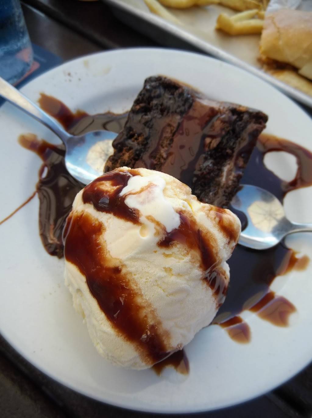 Village Brewhouse | restaurant | 1200 W Retta Esplanade, Punta Gorda, FL 33950, USA | 9416218329 OR +1 941-621-8329