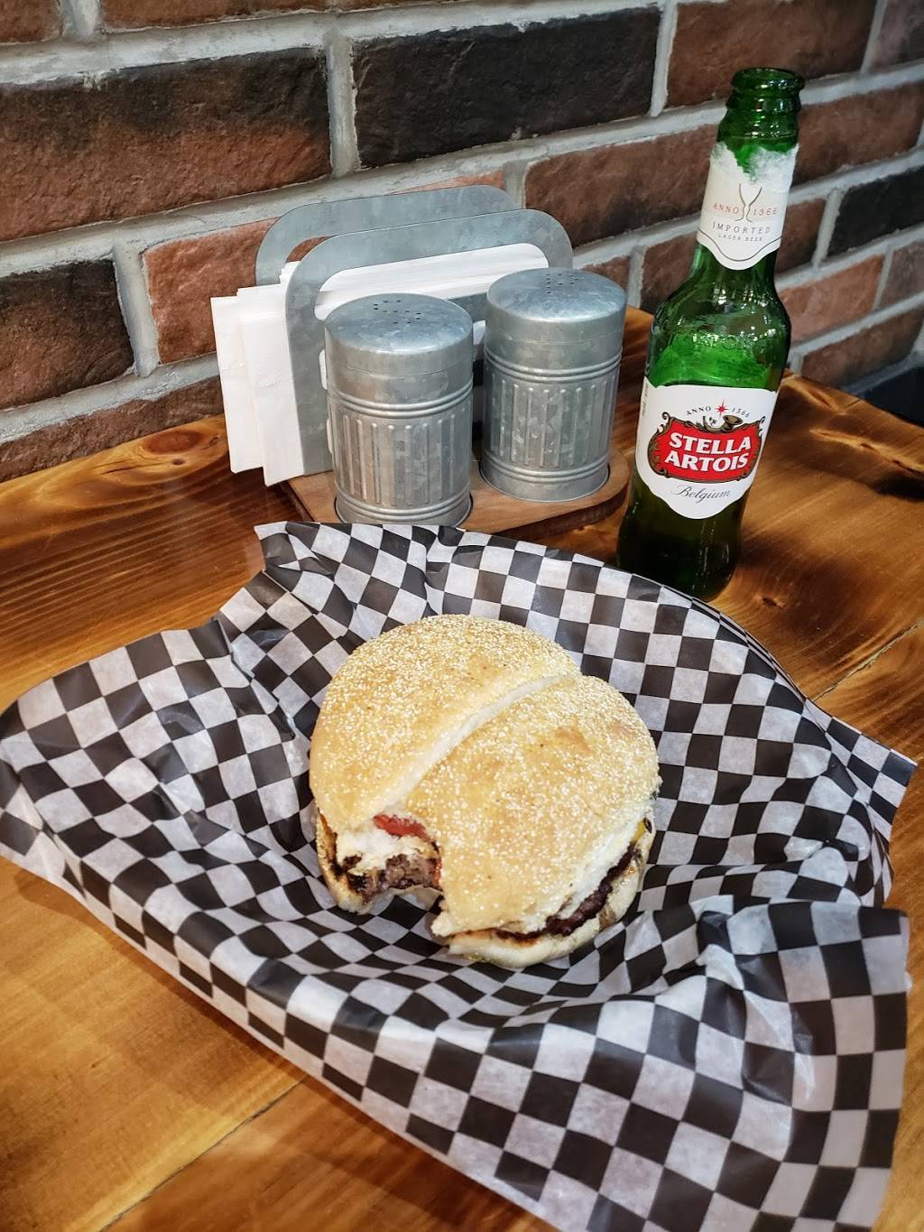 Georges eatery + bar inc | restaurant | 1988 Eglinton Ave W, Toronto, ON M9E 2J9, Canada | 4167849091 OR +1 416-784-9091