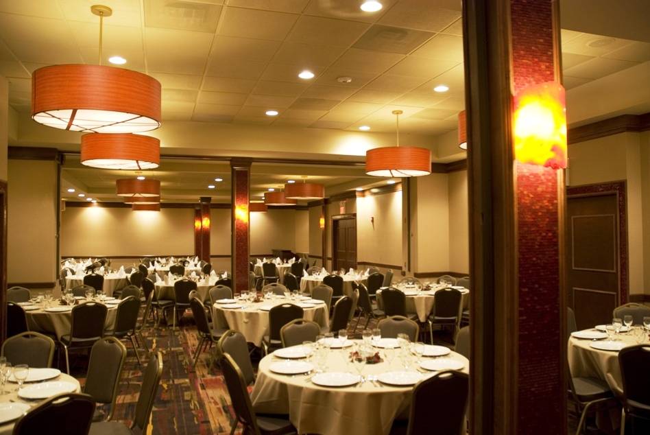 Rockwood Tap House | restaurant | 3131 Finley Rd, Downers Grove, IL 60515, USA | 6309643131 OR +1 630-964-3131