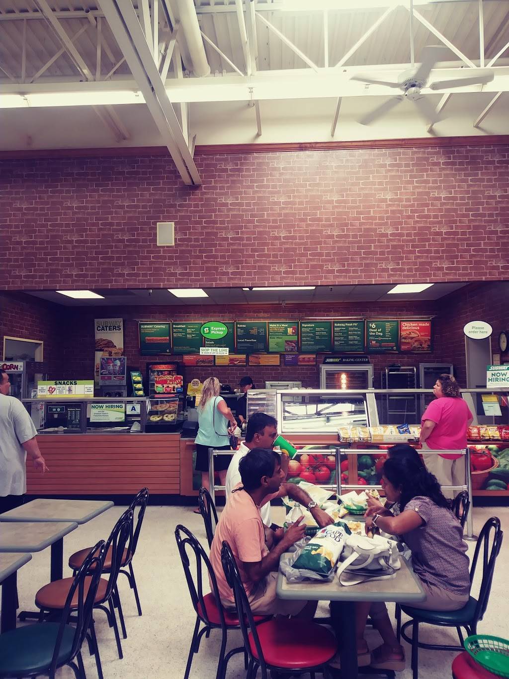 Subway | restaurant | 10820 N Kings Hwy, Myrtle Beach, SC 29572, USA | 8434973760 OR +1 843-497-3760