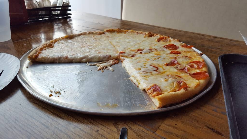 Marios Pizza | restaurant | 5824 Samet Dr, High Point, NC 27265, USA | 3368830813 OR +1 336-883-0813