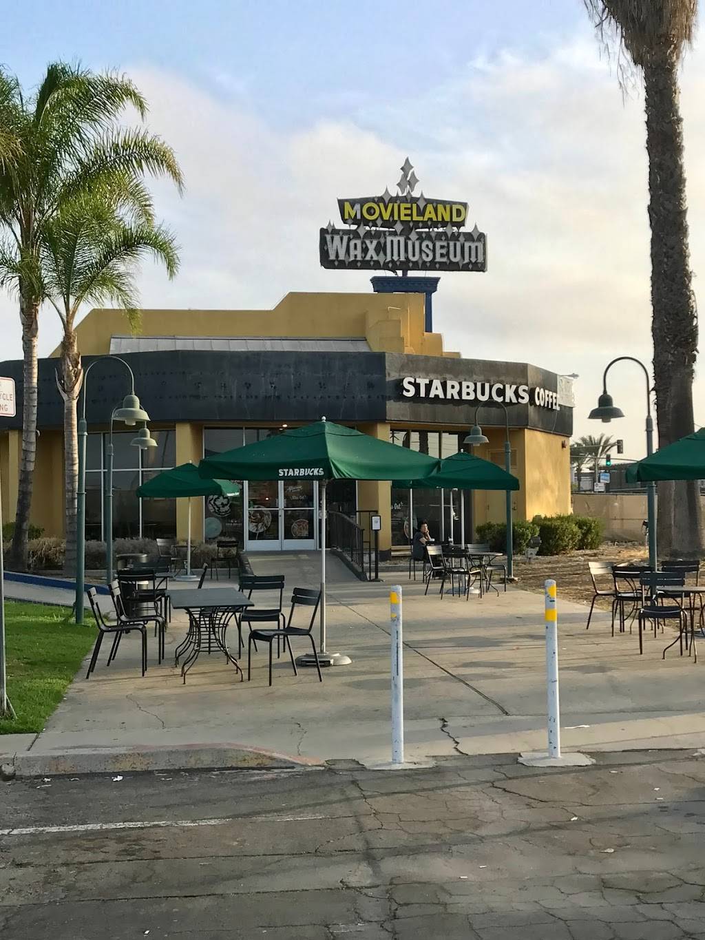 Starbucks | cafe | 7611 Beach Blvd, Buena Park, CA 90620, USA | 7142285955 OR +1 714-228-5955