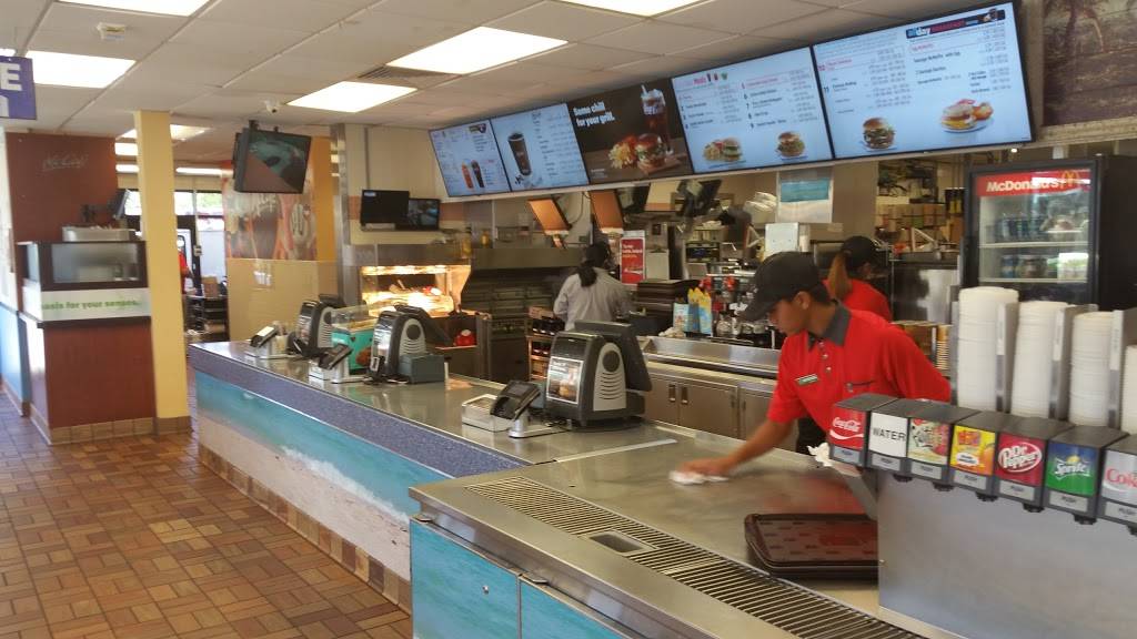 McDonalds | cafe | 1810 Federal Hwy, Boynton Beach, FL 33435, USA | 5617374848 OR +1 561-737-4848