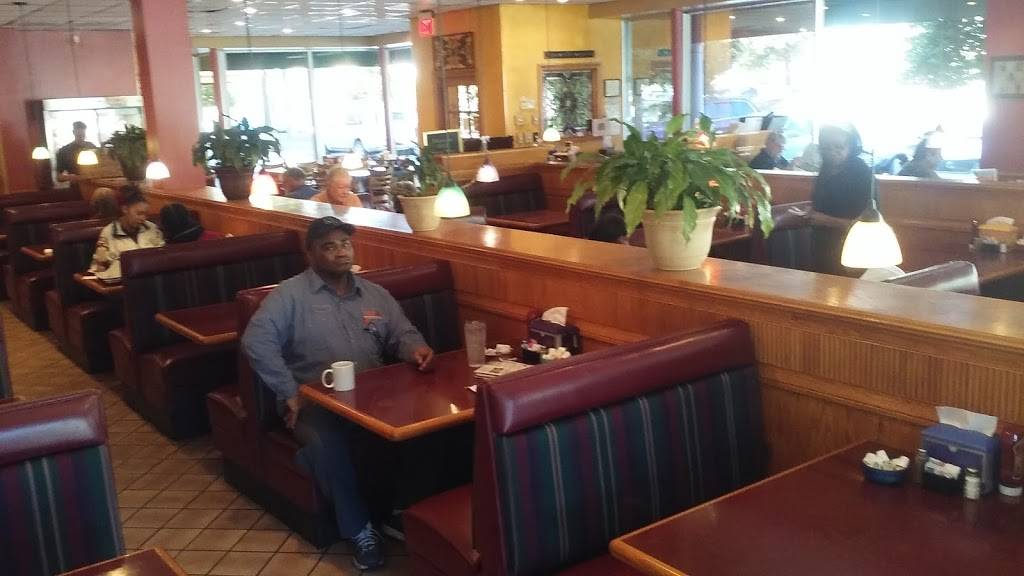 Parkway House Family Restaurant | restaurant | 5821 E W.T. Harris Blvd, Charlotte, NC 28215, USA | 7045631323 OR +1 704-563-1323