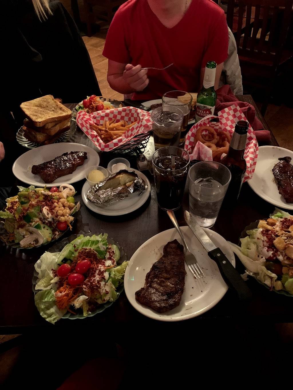 Minturn Country Club | restaurant | 131 Main St, Minturn, CO 81645, USA | 9708274114 OR +1 970-827-4114