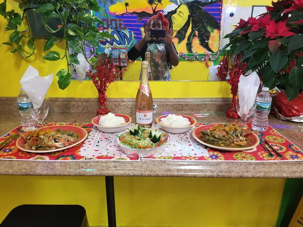 Peppas jerk chicken restaurant | restaurant | 689 Utica Ave, Brooklyn, NY 11203, USA | 7186761171 OR +1 718-676-1171