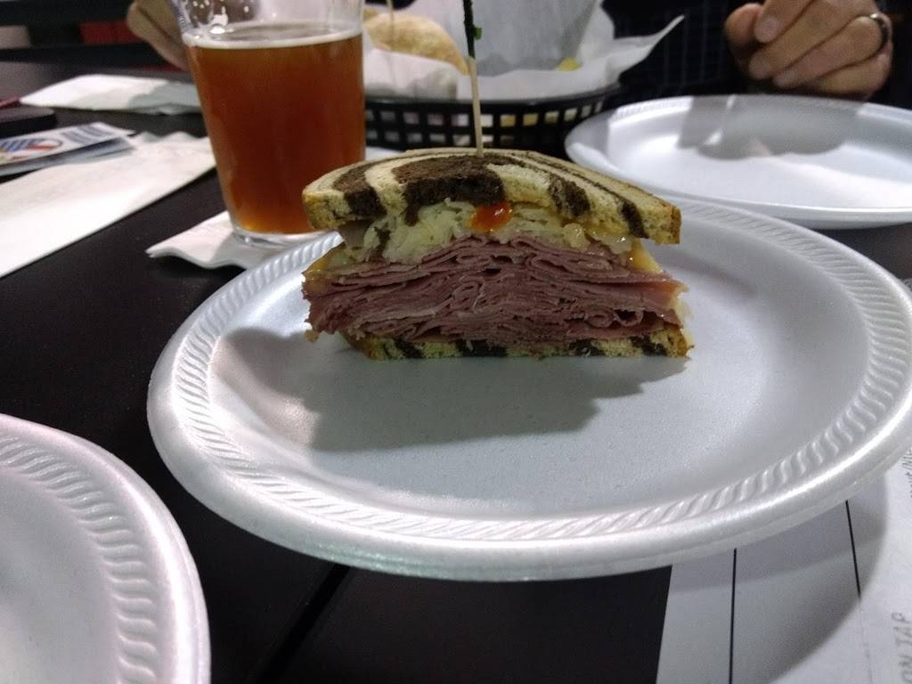 Clubhouse Brewing Company | restaurant | 668 N River Rd NW, Warren, OH 44483, USA | 3305487854 OR +1 330-548-7854