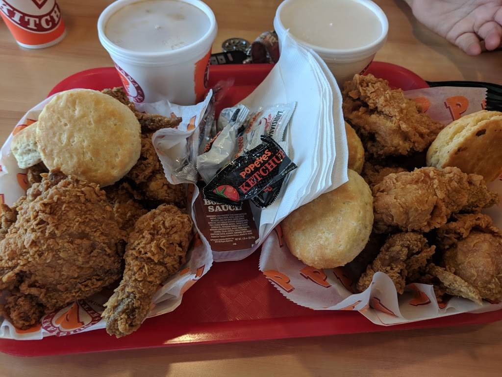 Popeyes Louisiana Kitchen | restaurant | 220 W 66th St, Richfield, MN 55423, USA | 6122081057 OR +1 612-208-1057