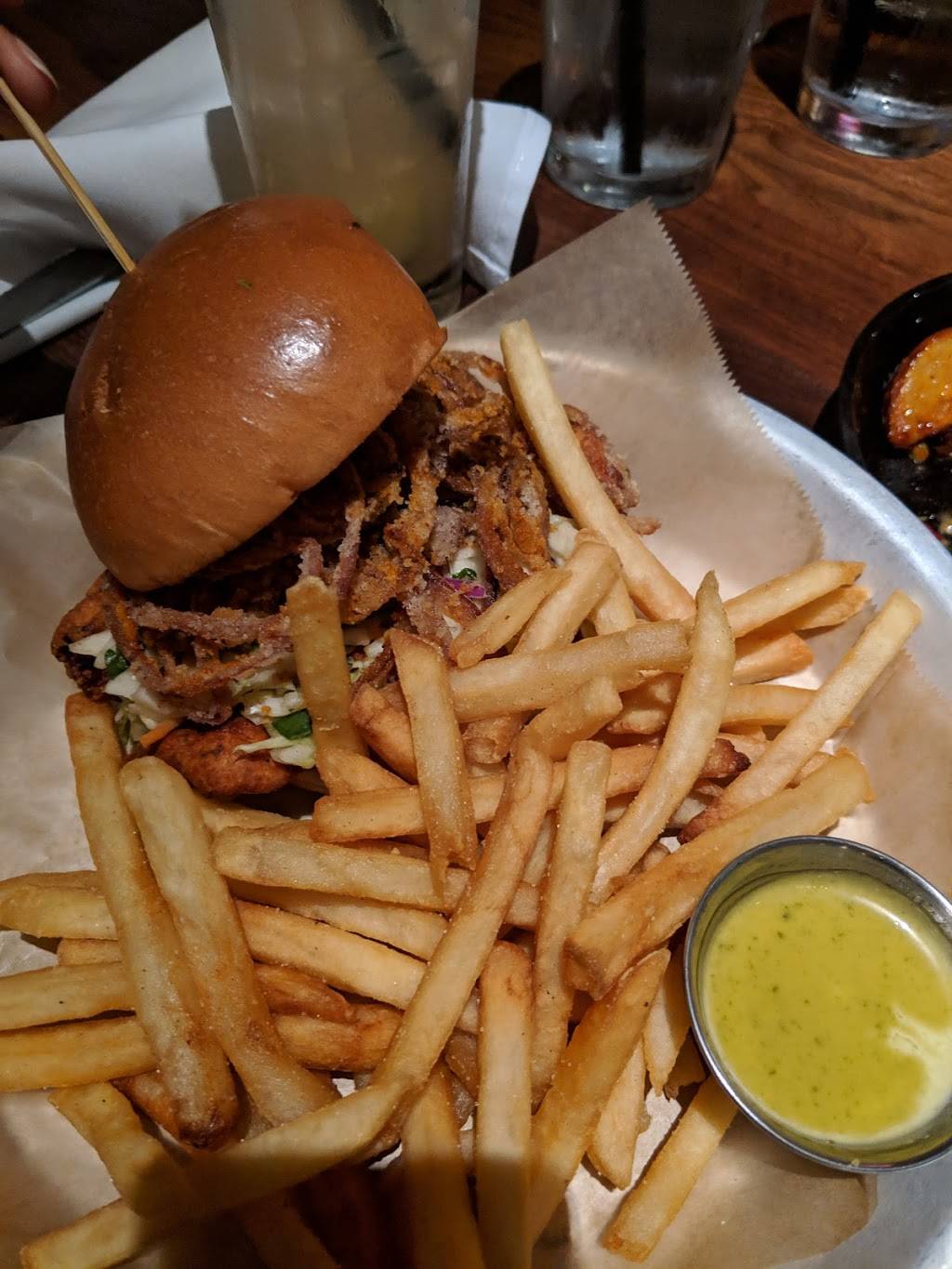 Lazy Dog Restaurant & Bar | restaurant | 241 E Interstate 20, Arlington, TX 76018, USA | 6822767300 OR +1 682-276-7300