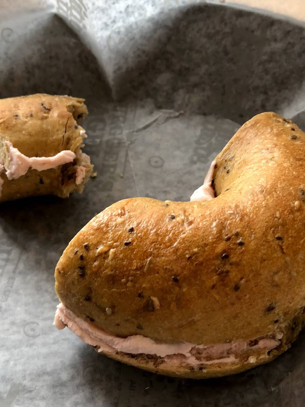Brueggers Bagels | bakery | 1503 Kimberly Rd, Bettendorf, IA 52722, USA | 5633594540 OR +1 563-359-4540