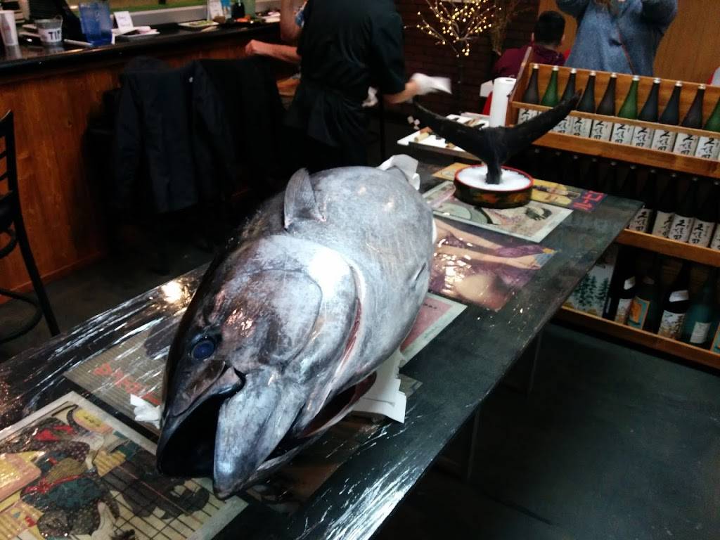 Rolling Moon Restaurant | restaurant | 40575 California Oaks Rd D-1, Murrieta, CA 92562, USA | 9517043345 OR +1 951-704-3345